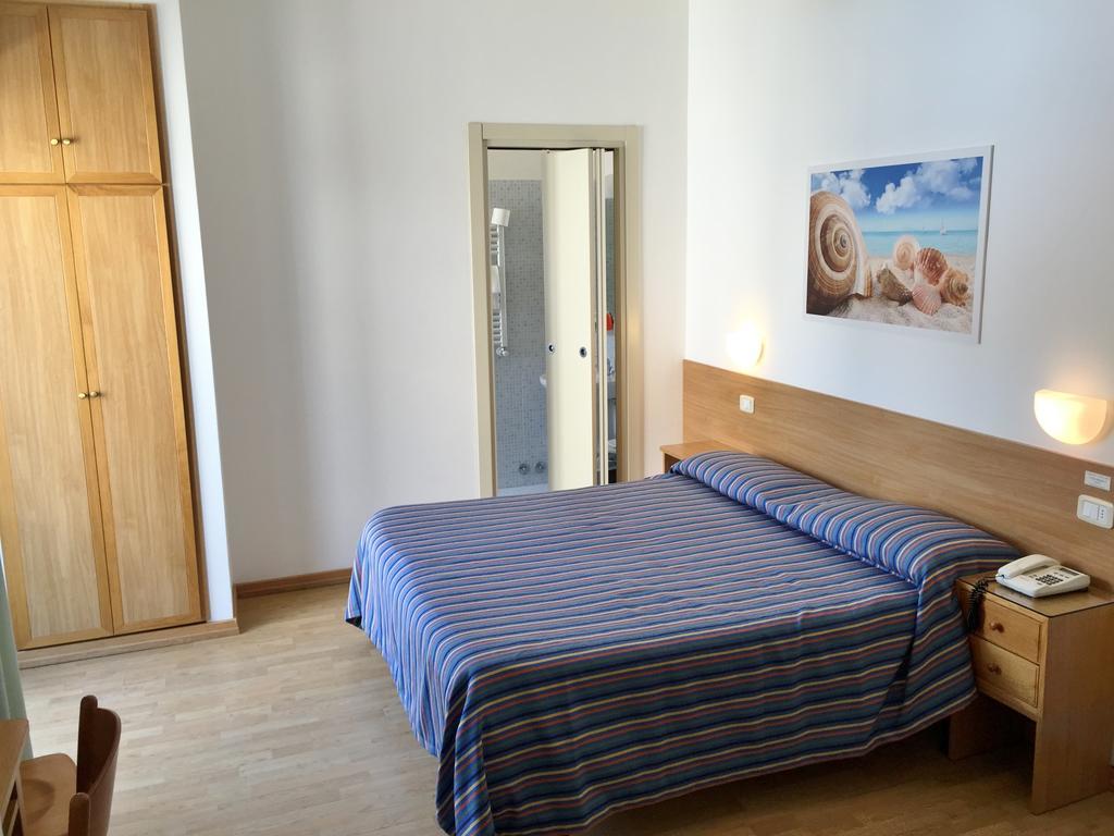 Hotel Mayor Сперлонга Екстериор снимка