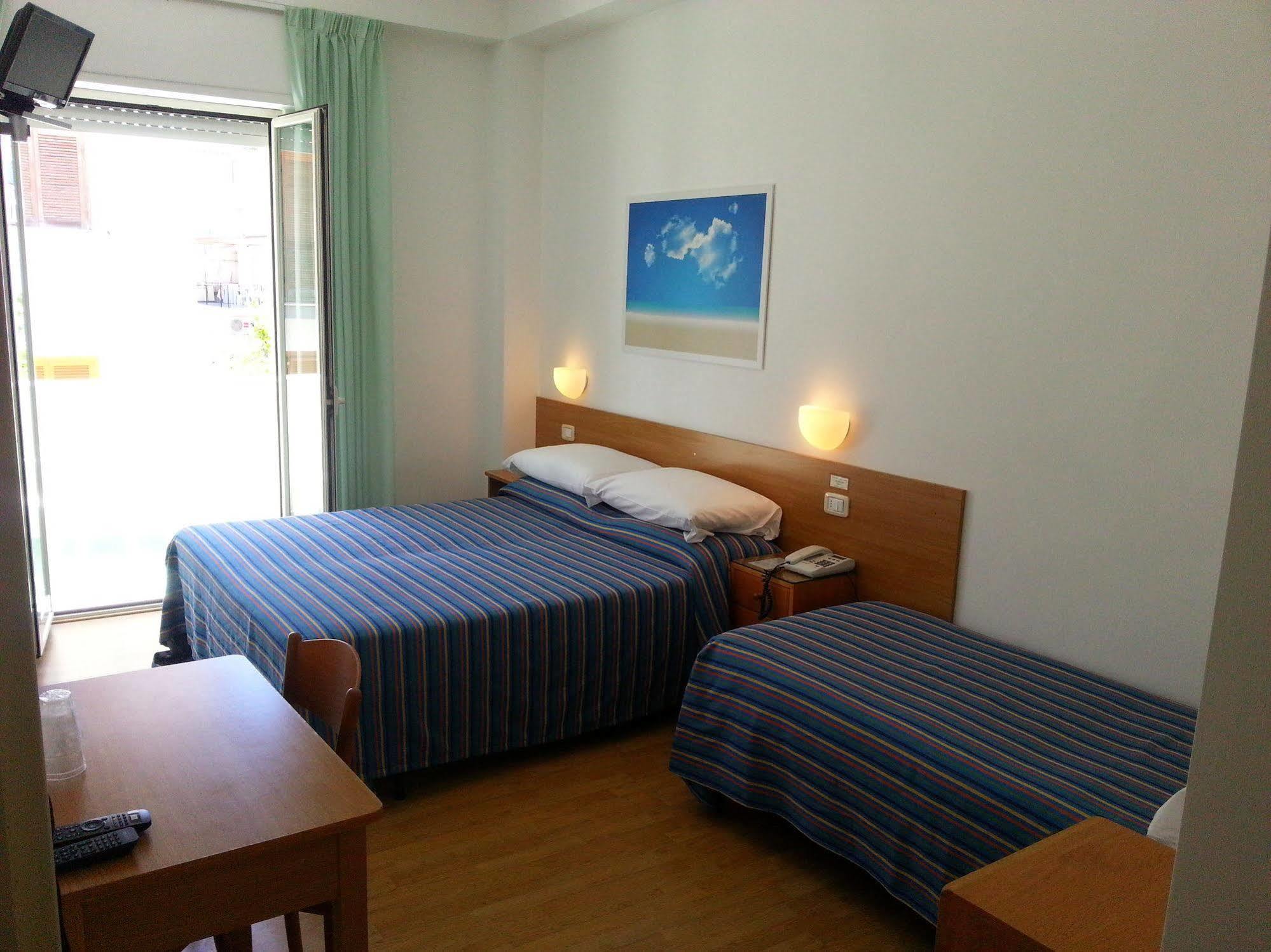 Hotel Mayor Сперлонга Екстериор снимка