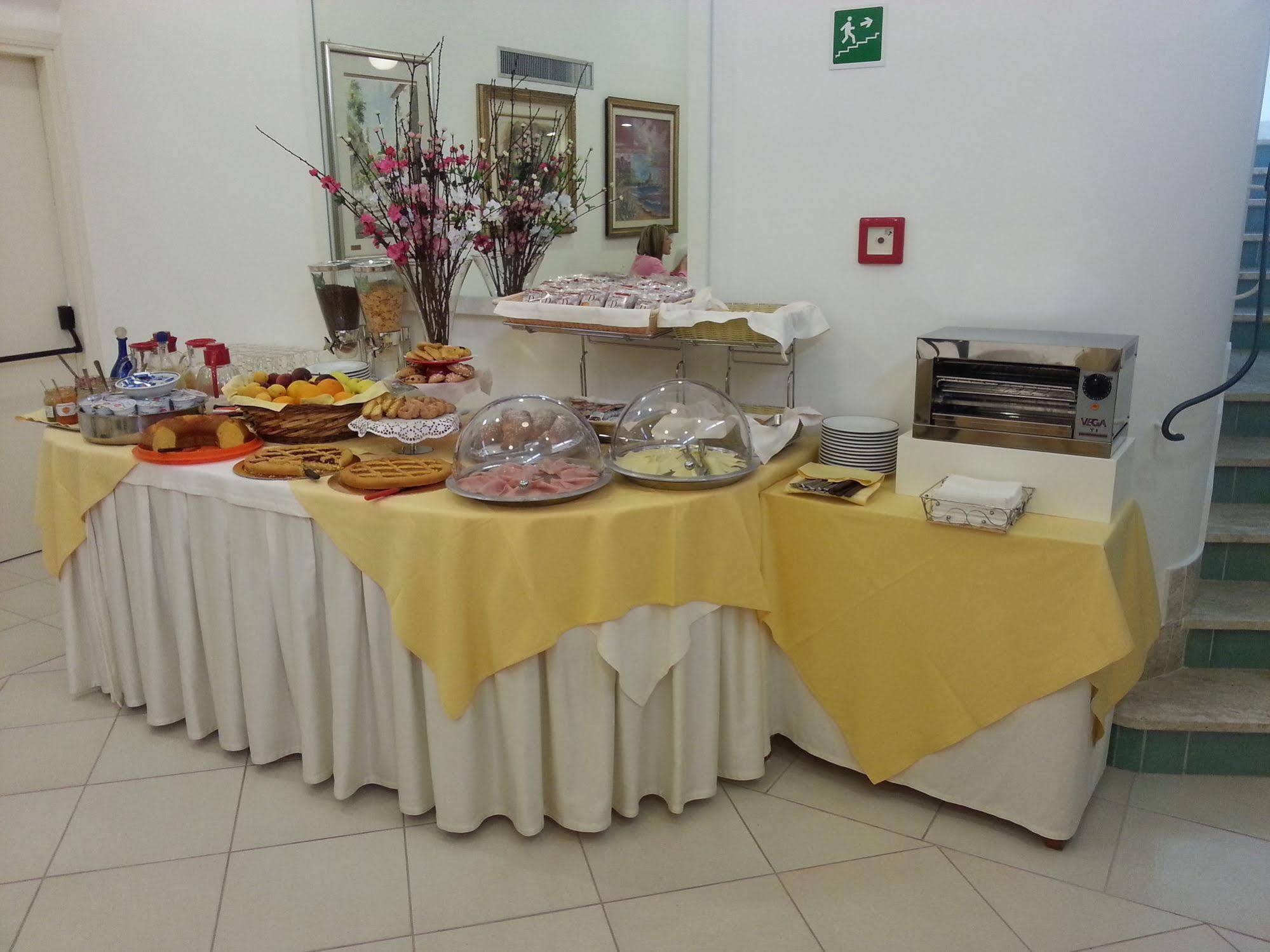 Hotel Mayor Сперлонга Екстериор снимка